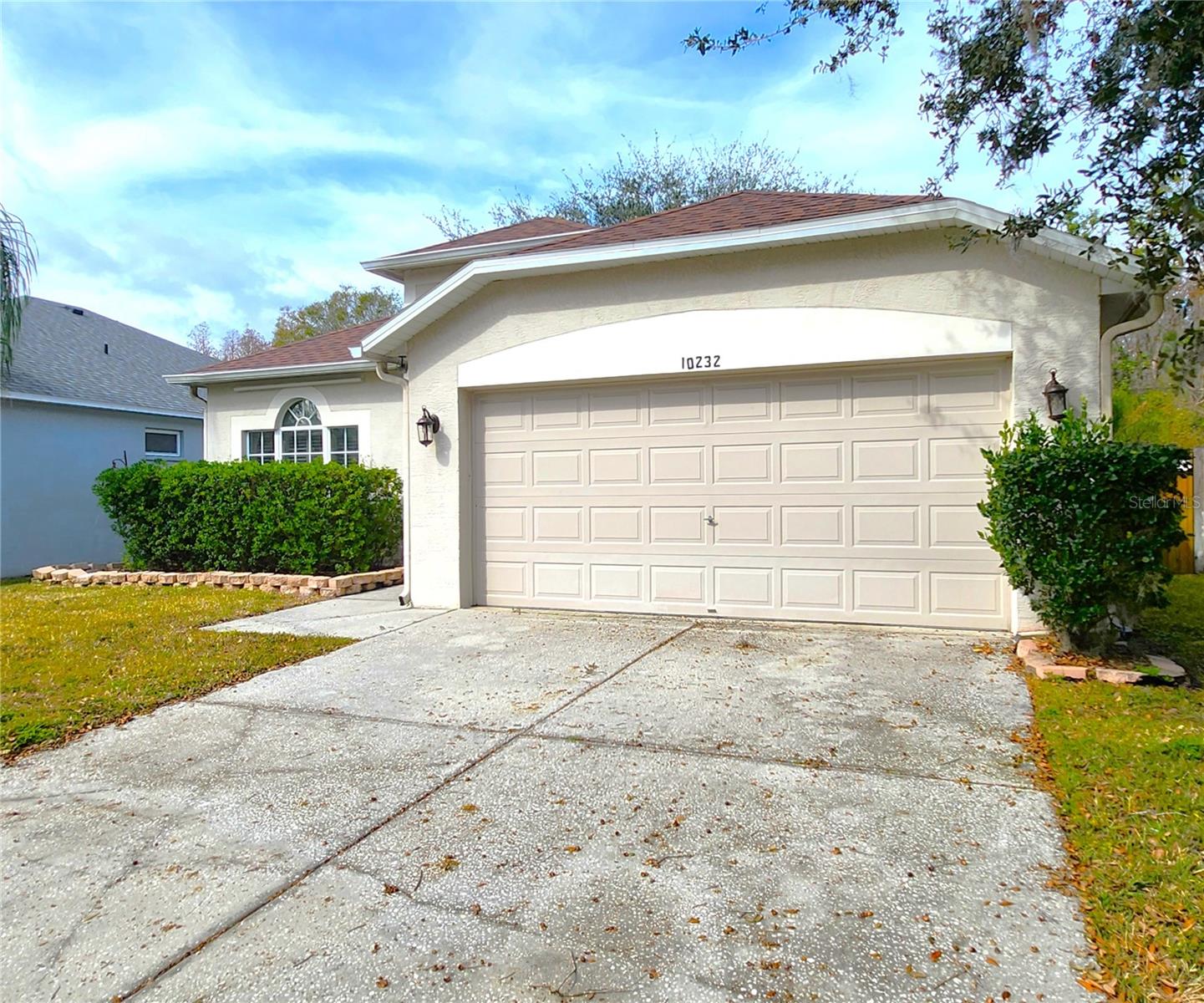 1868sf, 10232 GRANT CREEK DR Tampa: 4BR, 2BA, 2CG