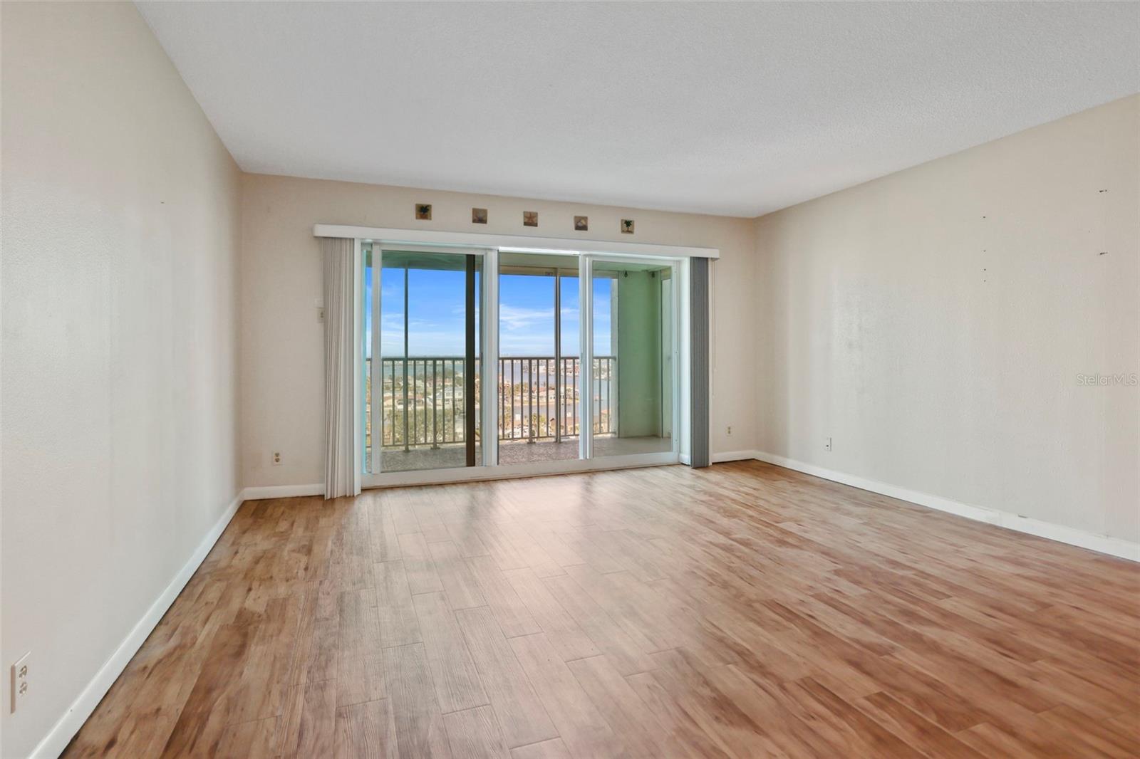 Open Concept Living/Dining Room