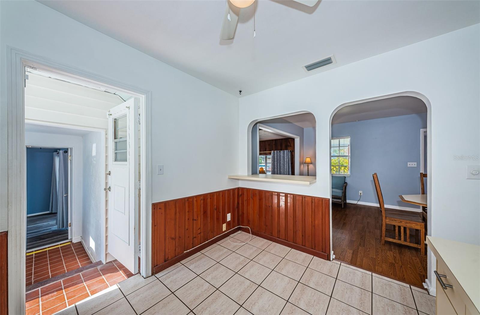 Kitchen to pool/3rd bedroom