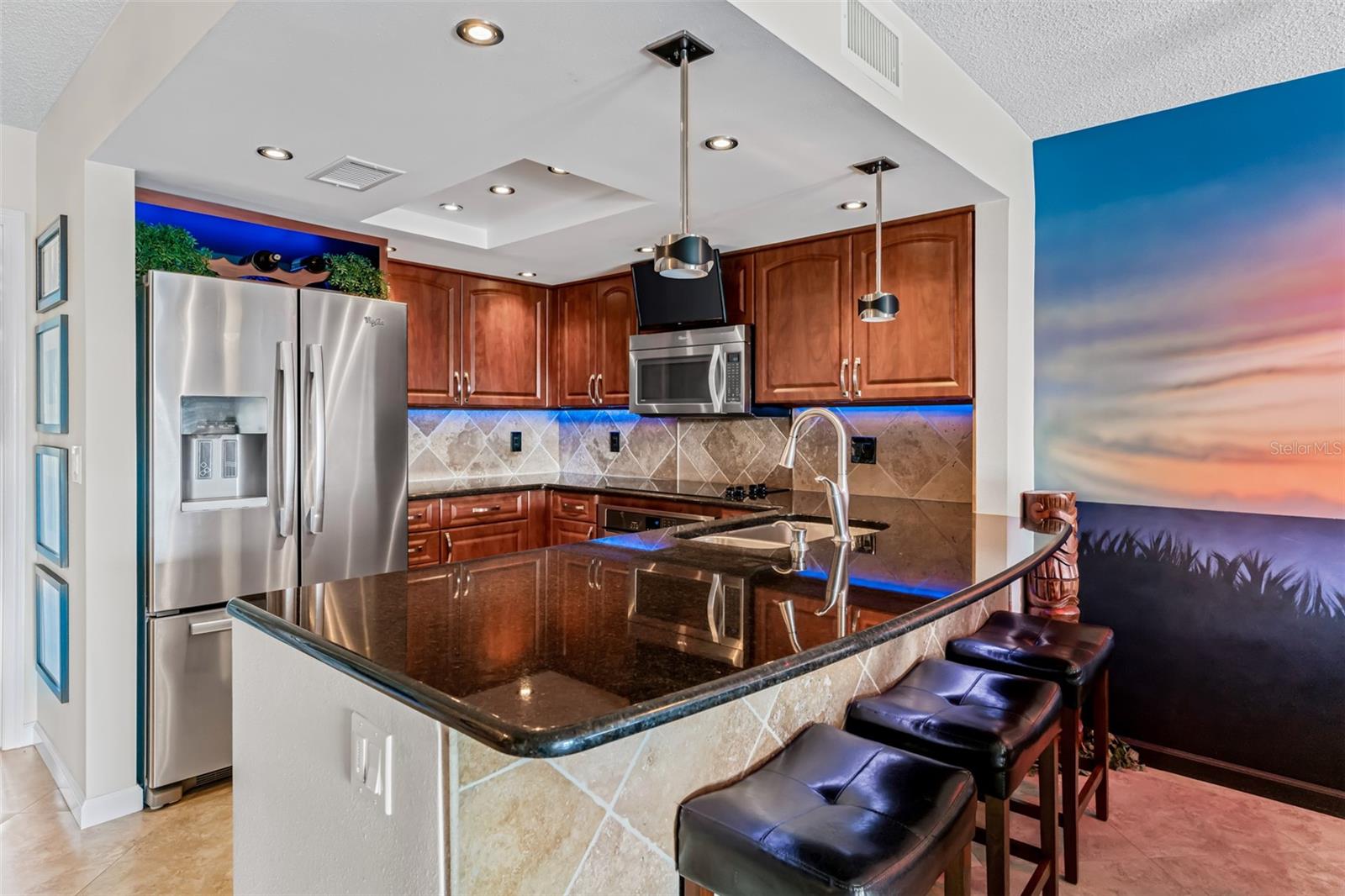 Classy chic modern kitchen with breakfast bar