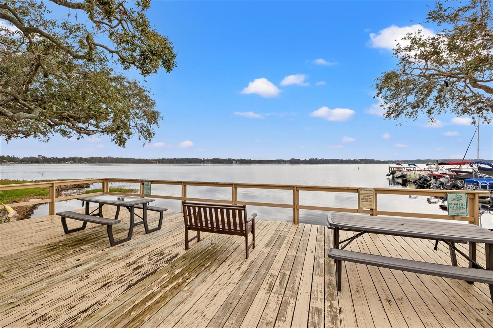 Fishing dock