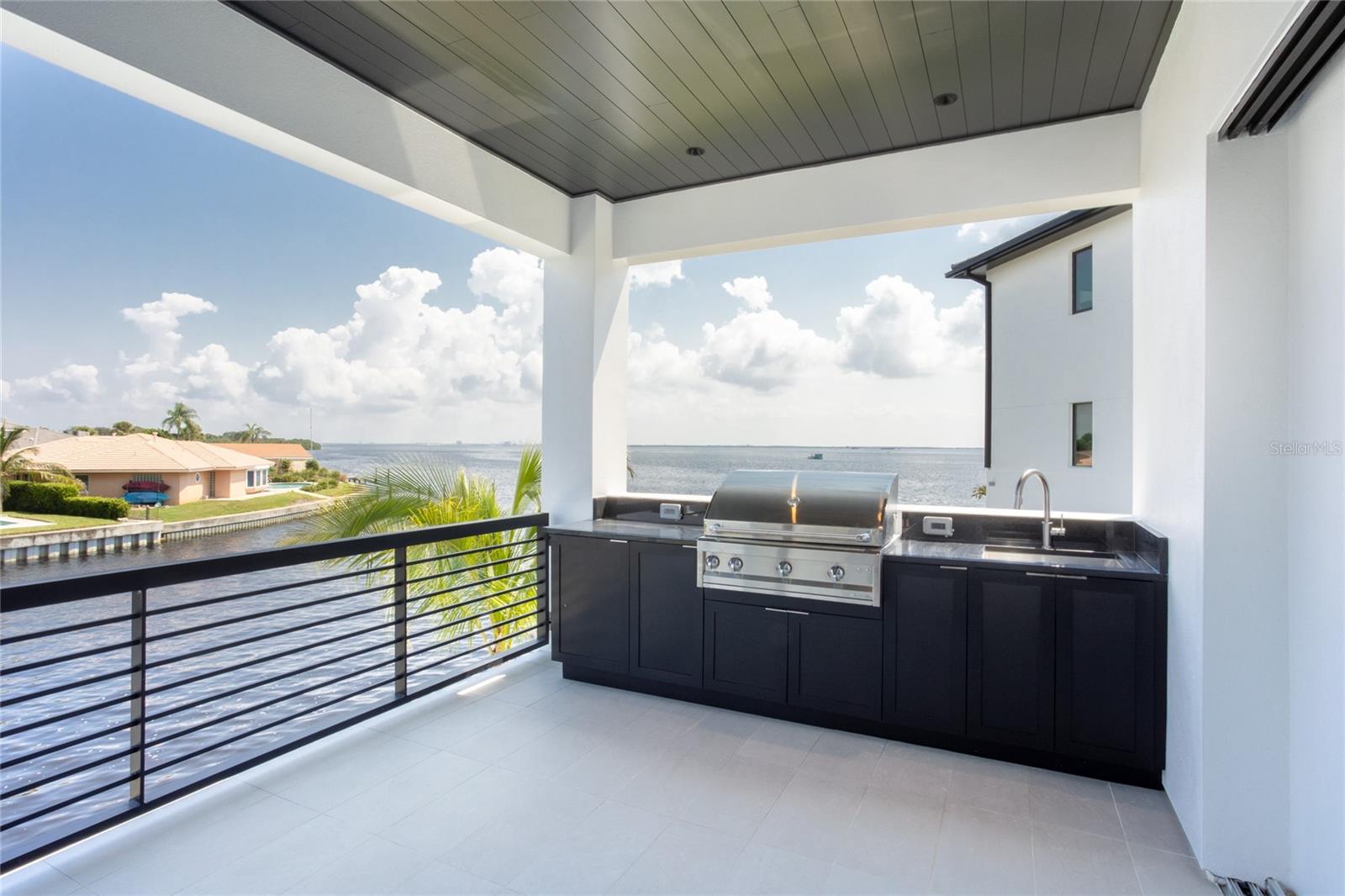 Outdoor Kitchen