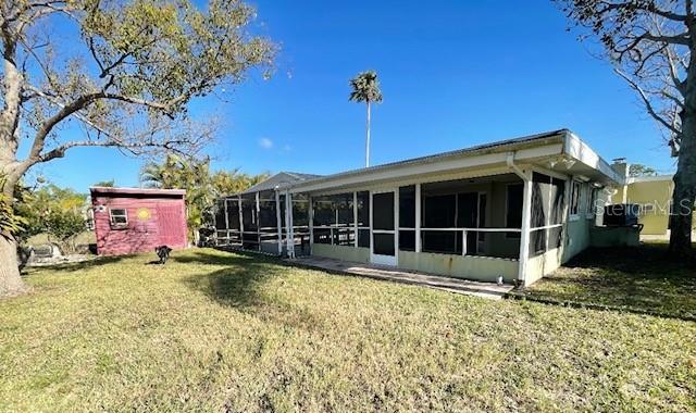 Outdoor shed & large back yard