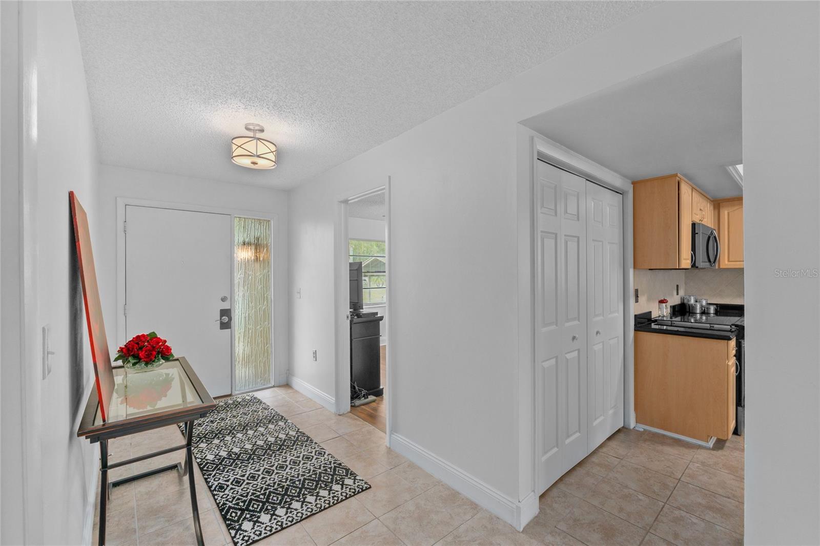 Welcome in to 20 Sylvia Place, this open floor plan is ideal
