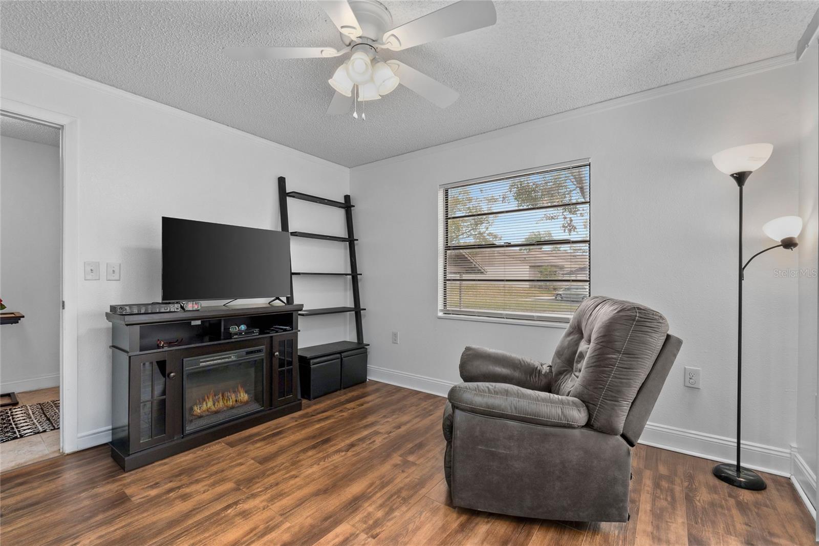 Lots of space to prep and entertain