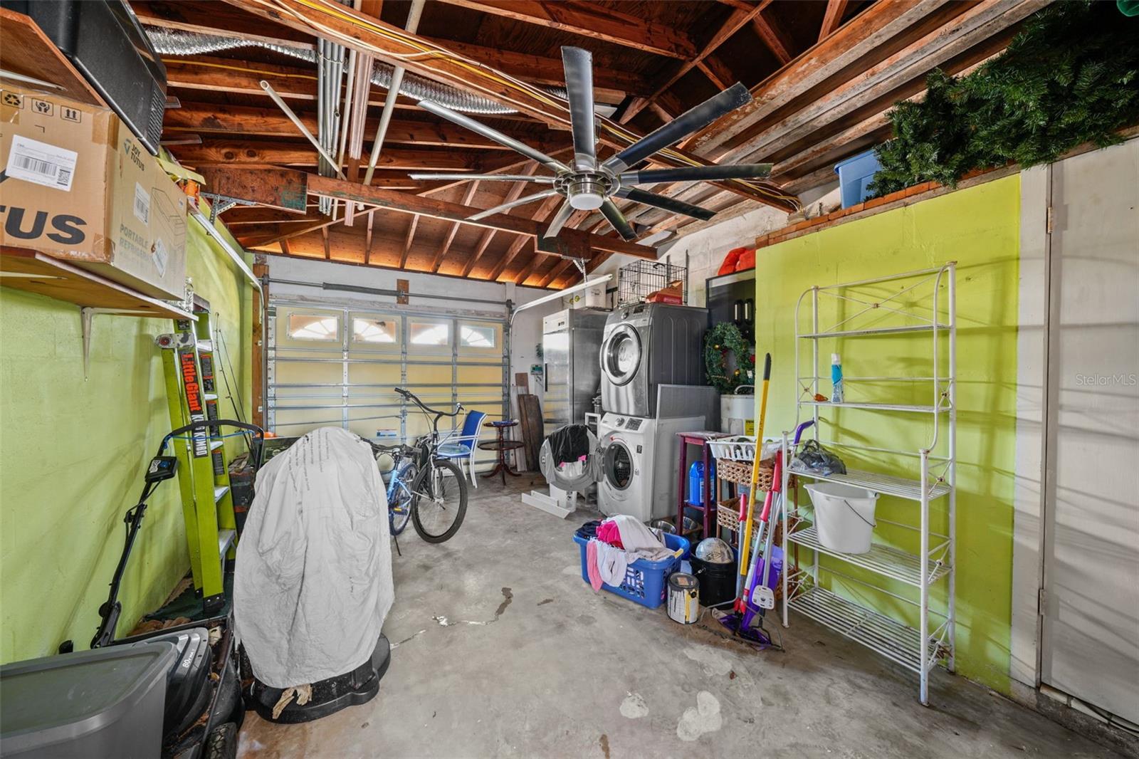 SPACIOUS GARAGE