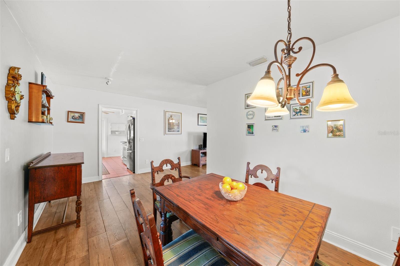 ROOM FOR EXTRA CHINA CABINET AND CLOSE TO KITCHEN