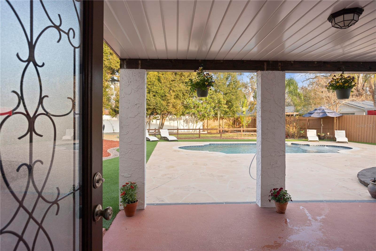 Dining/kitchen door access door to covered patio