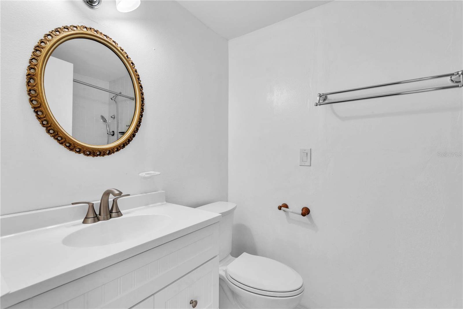 Primary Bathroom, shower/tub combo