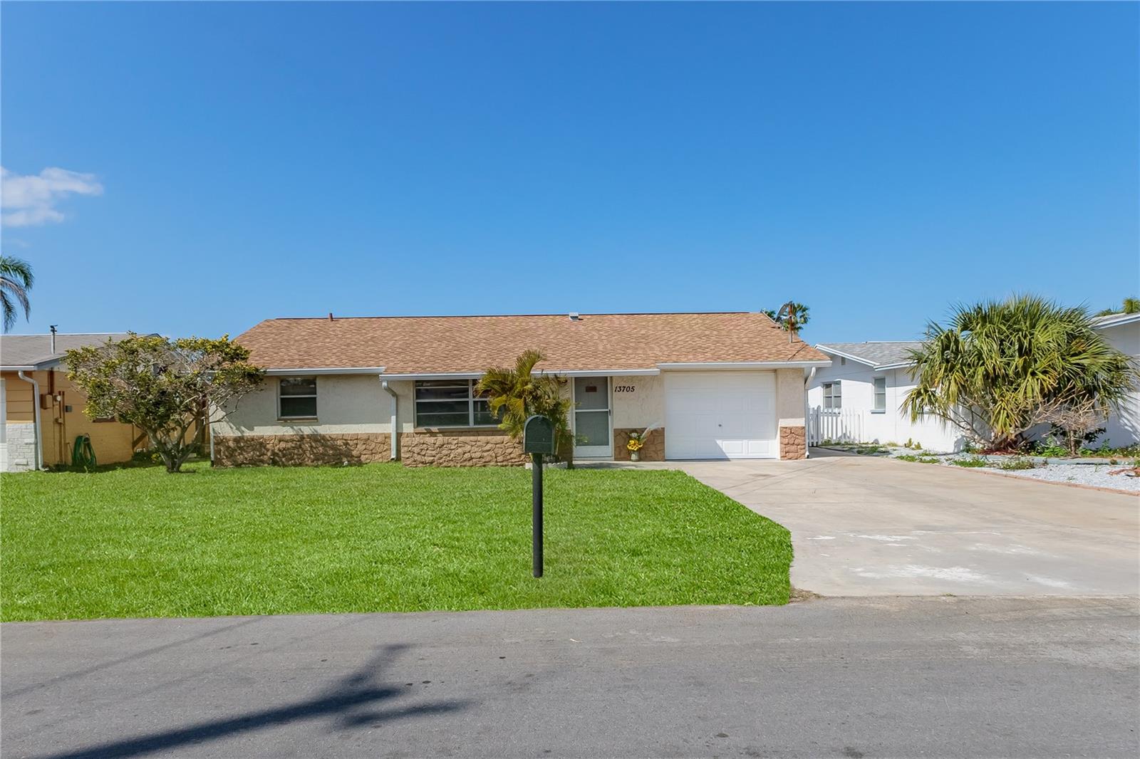 Beautiful home turnkey ready in Sea Ranch! Grass virtually enhanced.