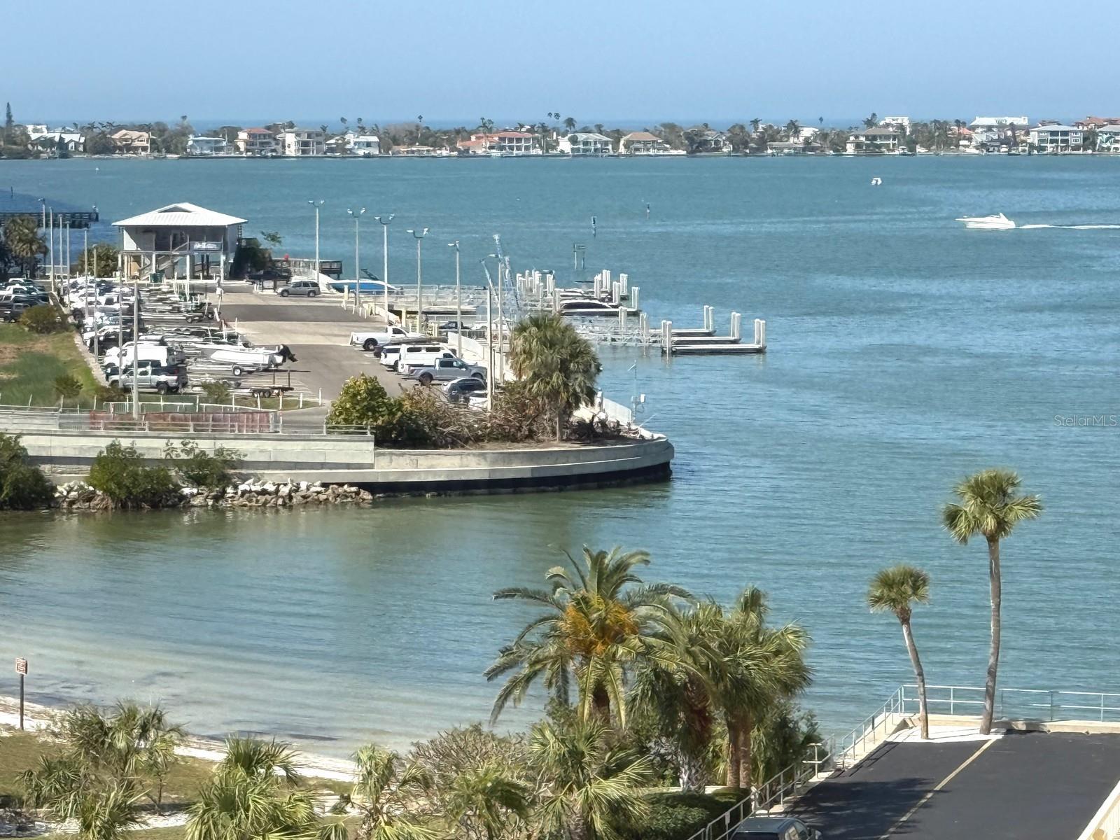 Amazing Water Views - Public Boat Ramp