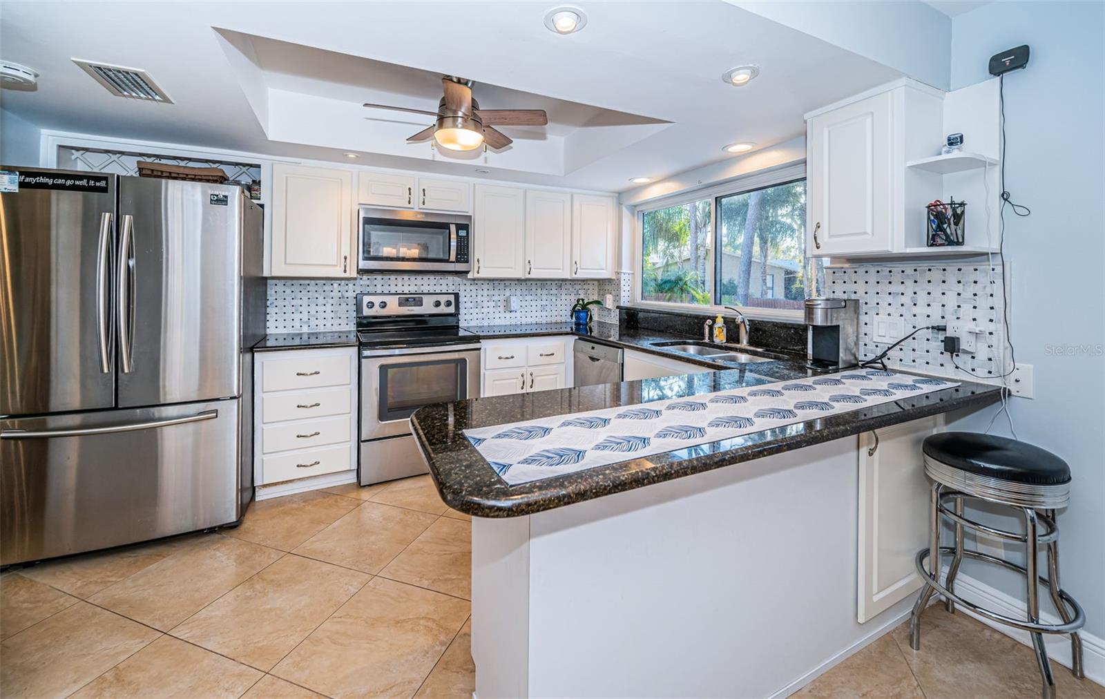 Kitchen with Breakfast Bar