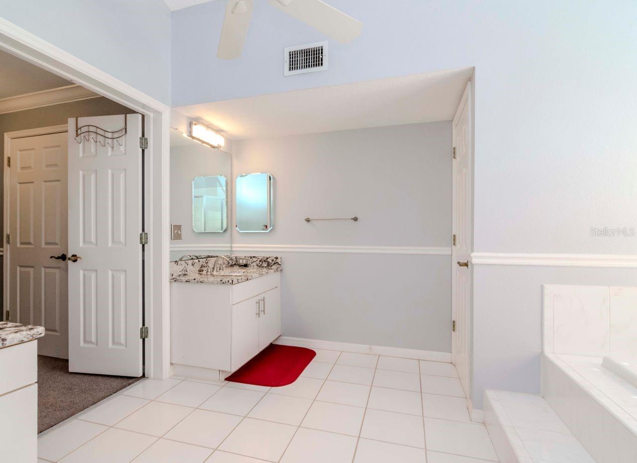 Primary En-suite.  Double vanities and large soaking tub.