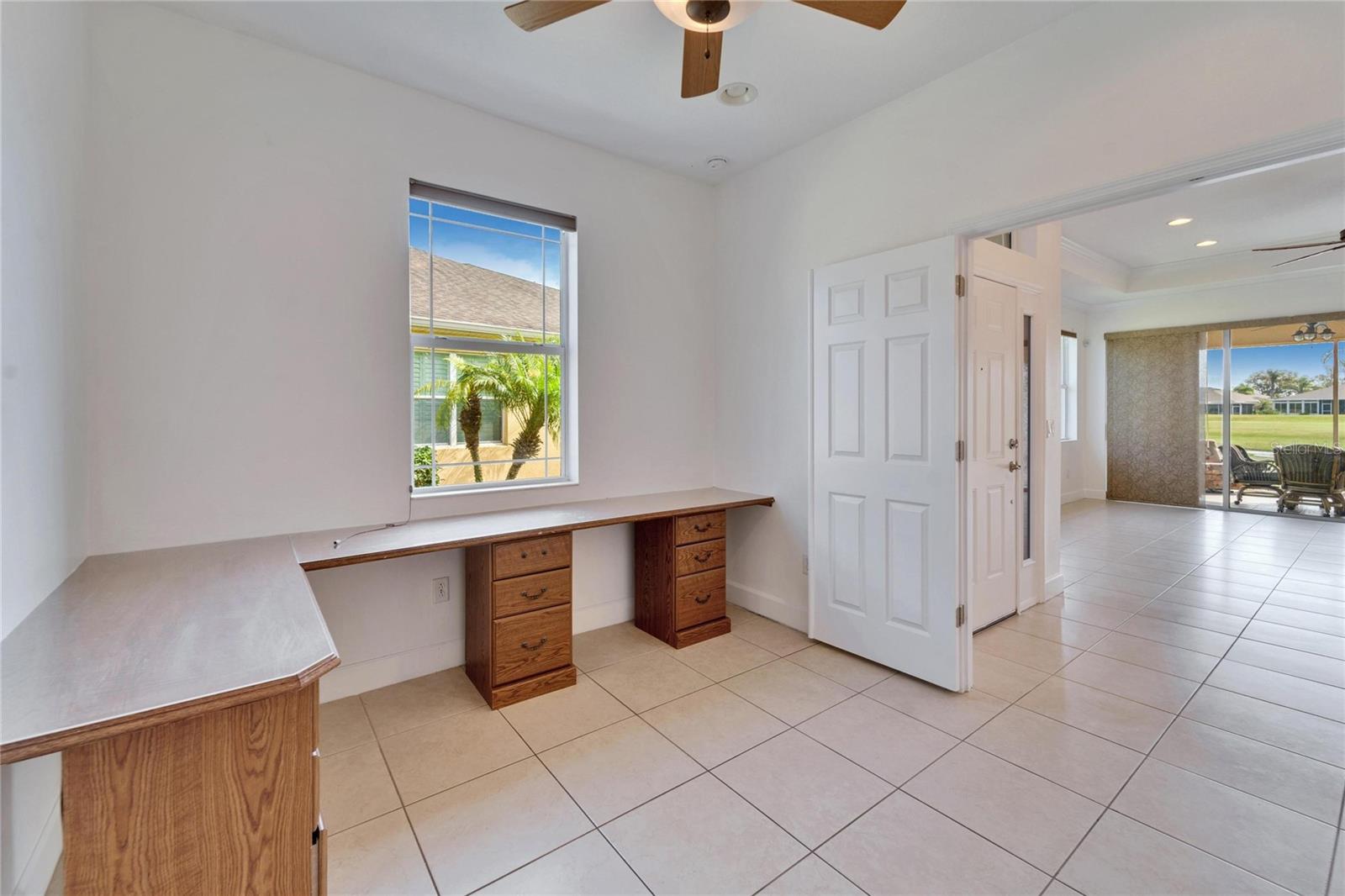 Cabinets in 3rd bedroom can stay or be removed