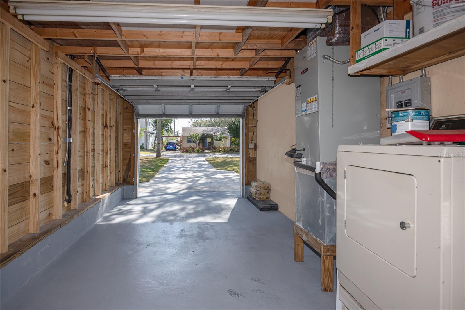 one car garage w/ laundry