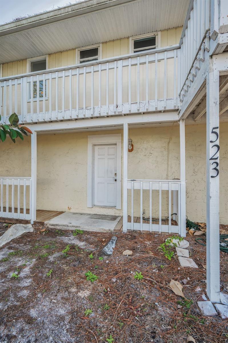 West side entry into in-law suite or Air BNB entry door