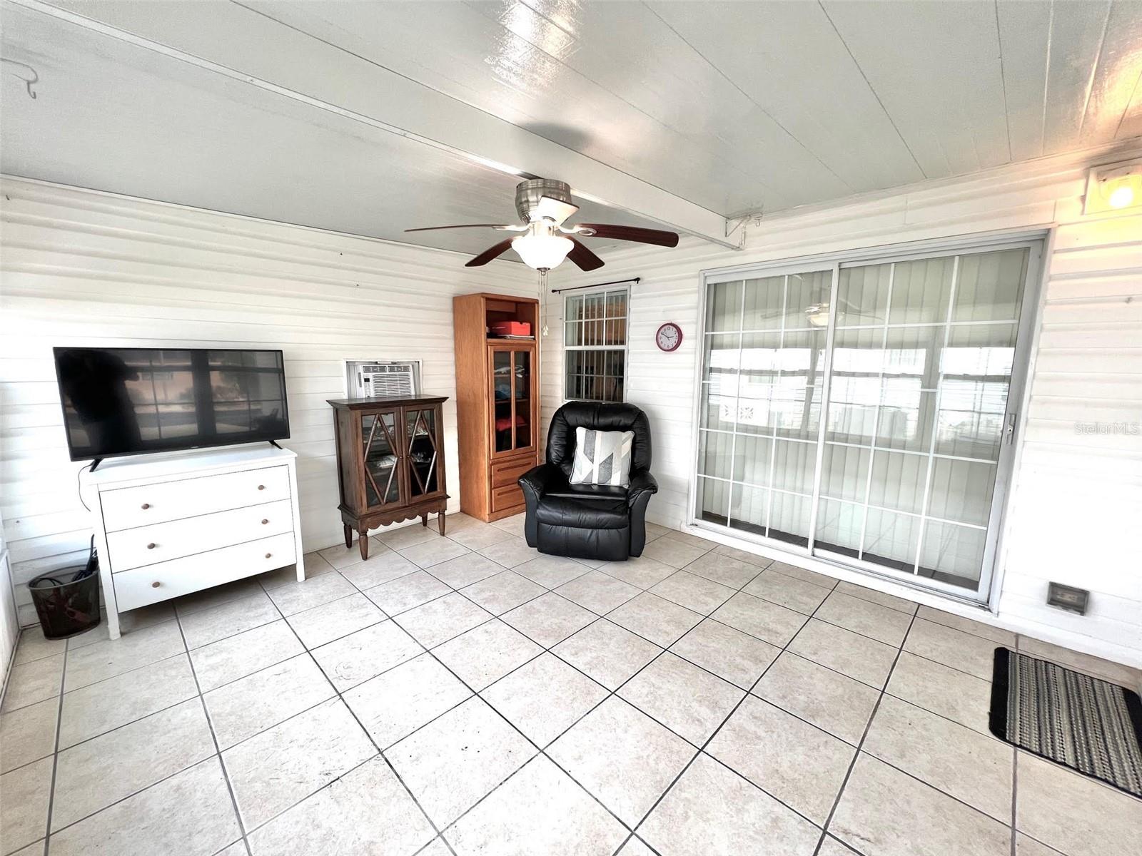 BREAKFAST NOOK AREA