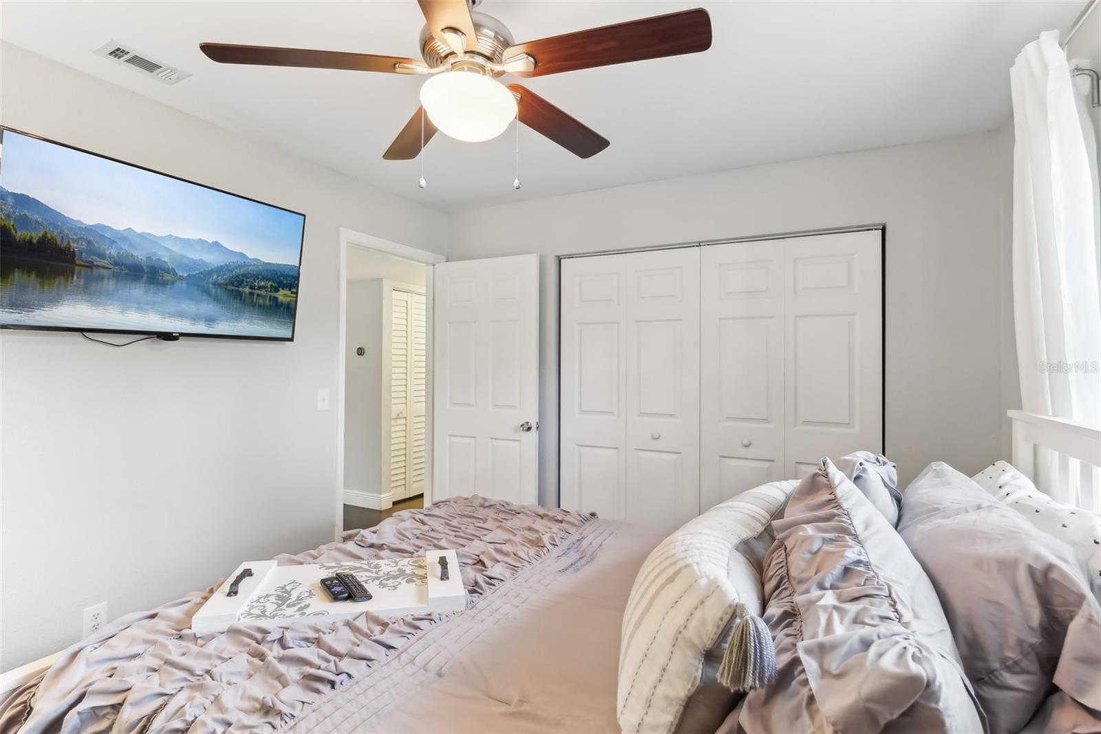 Spacious and Bright Guest Bedroom 2