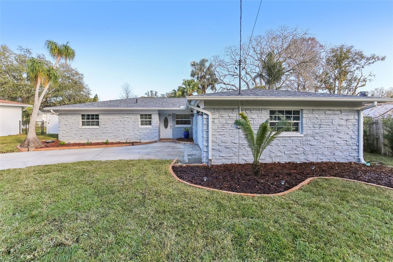 Large Front Yard w/New Sod