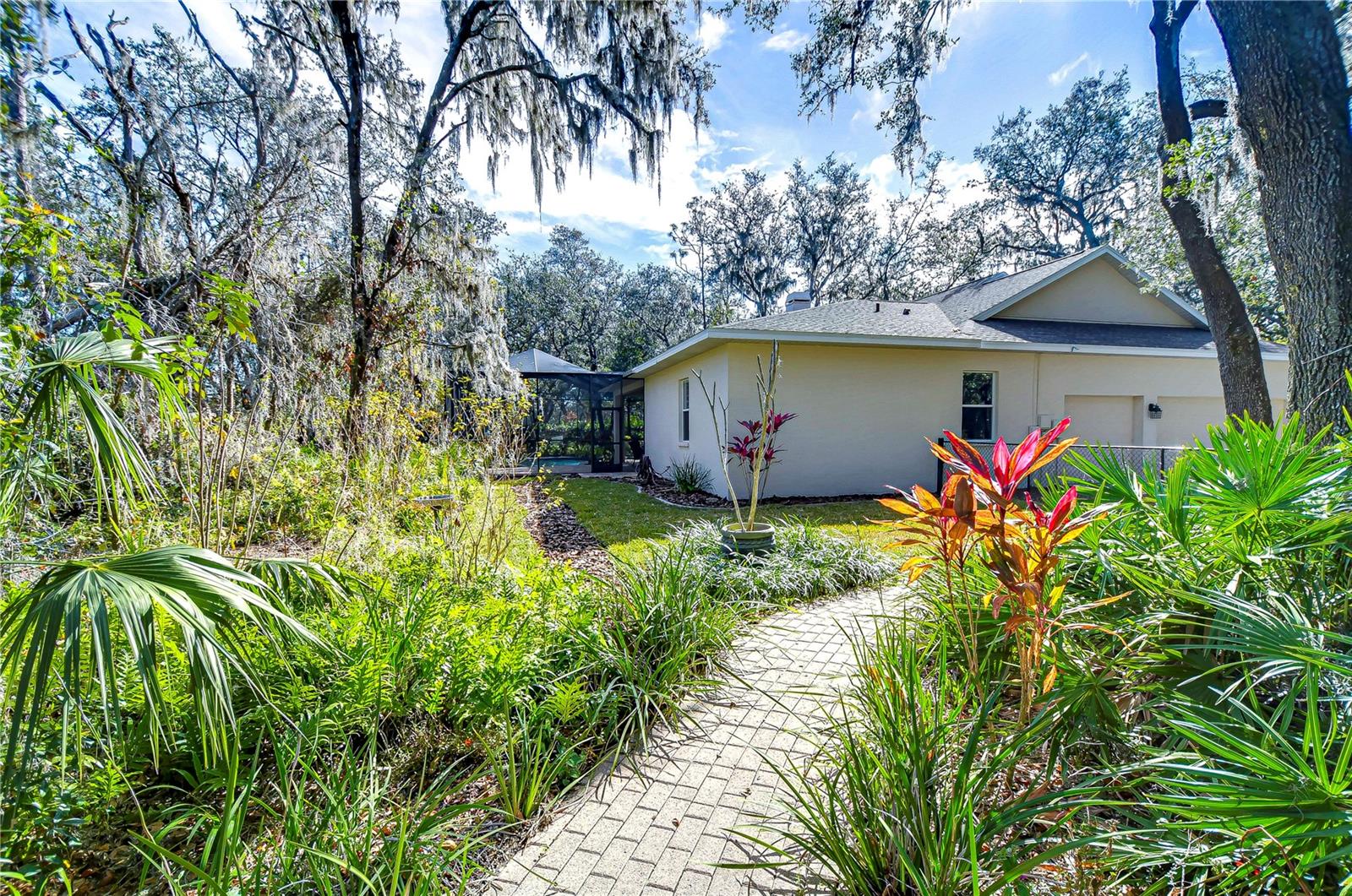 Lush landscaping throughout!