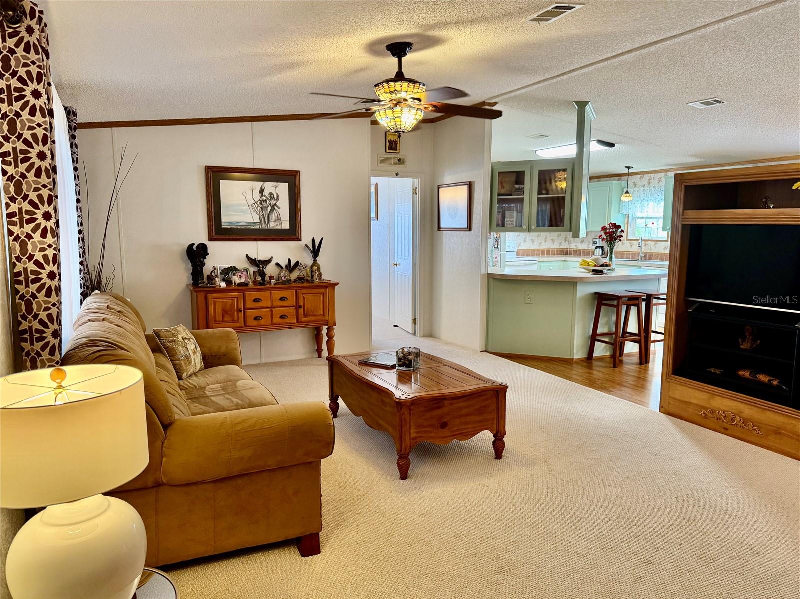 great room looking towards kitchen