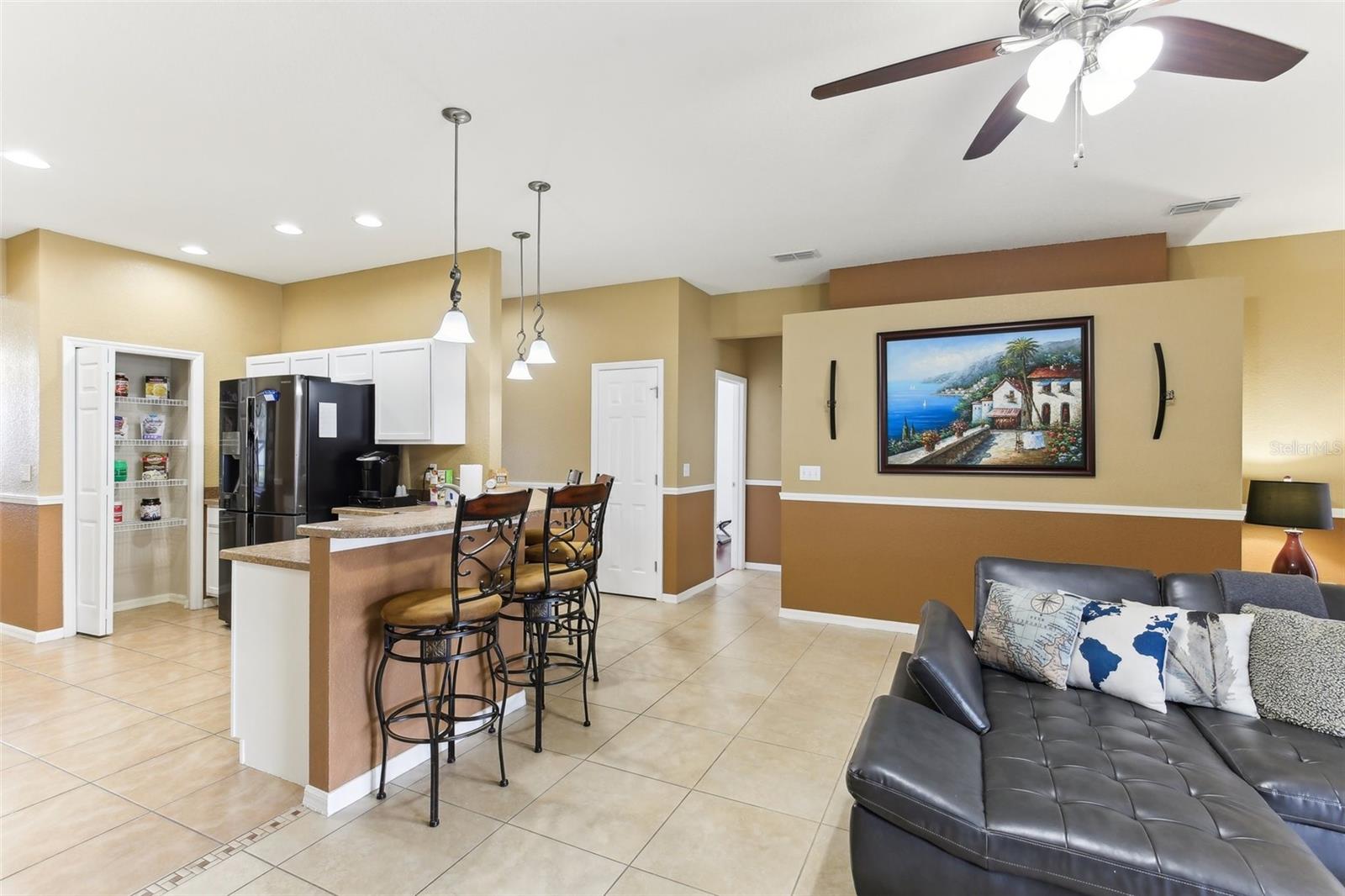 Breakfast bar/Family Room