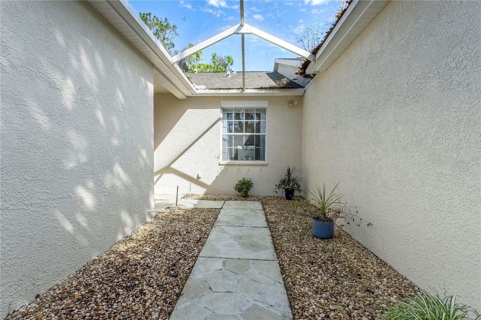 Private courtyard entryway