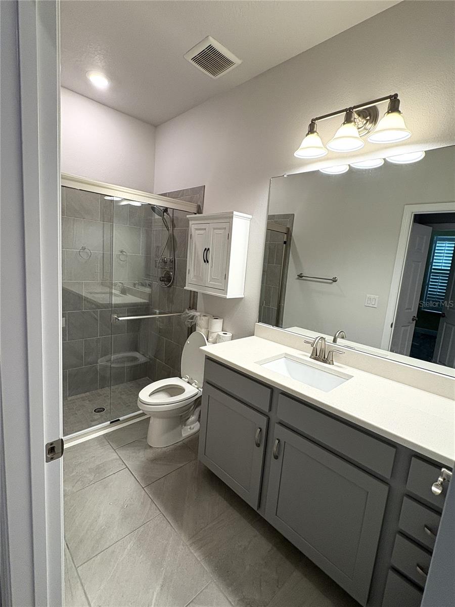 2nd Bathroom