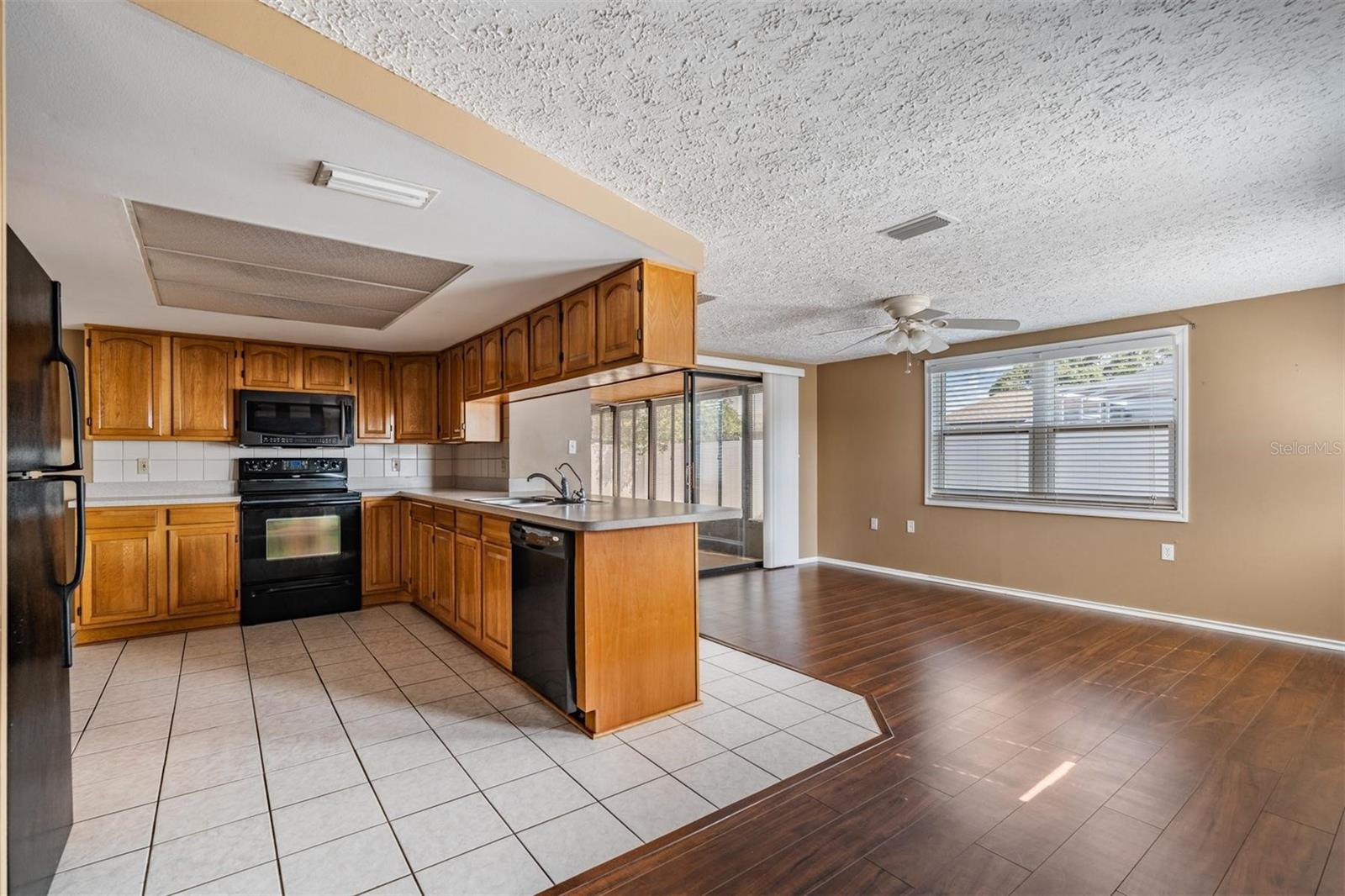 Kitchen / dining area