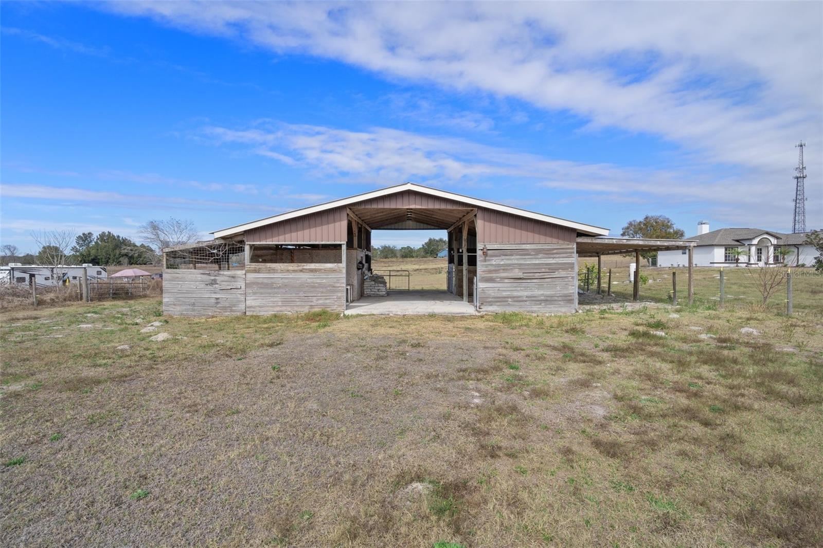 Center-aisle barn.