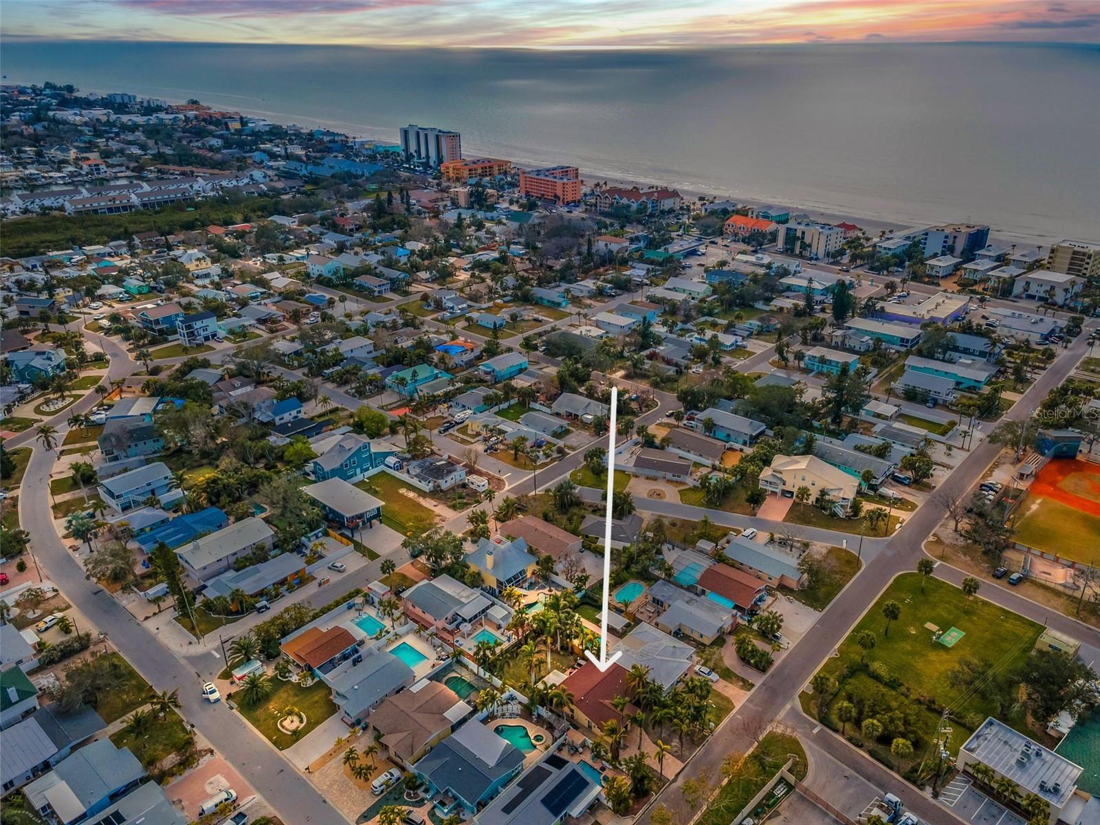 Just a block to the Intracoastal and two blocks to the Gulf!