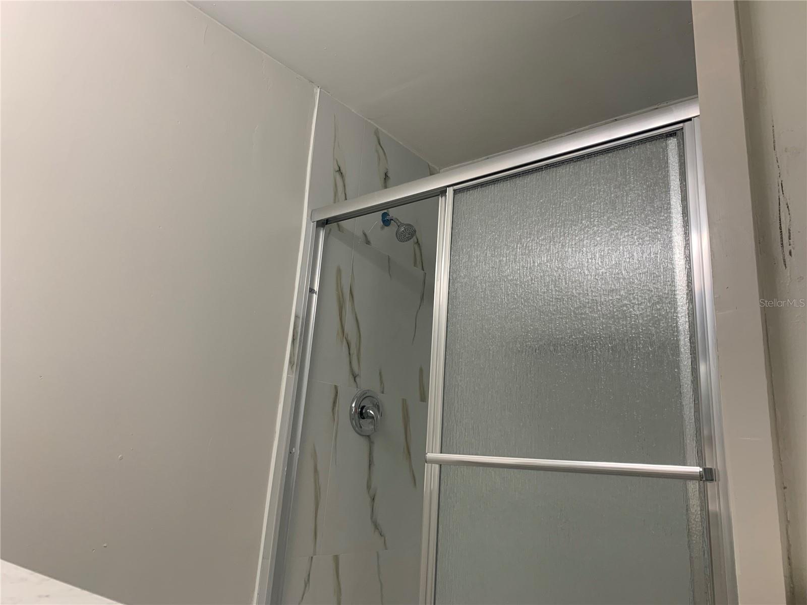 Suite Shower