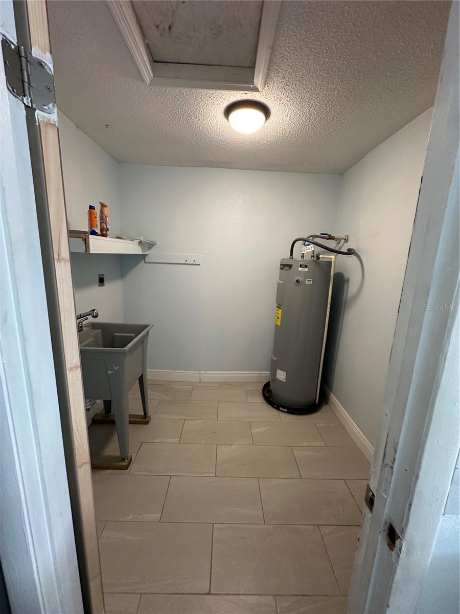 Apartment Laundry Room