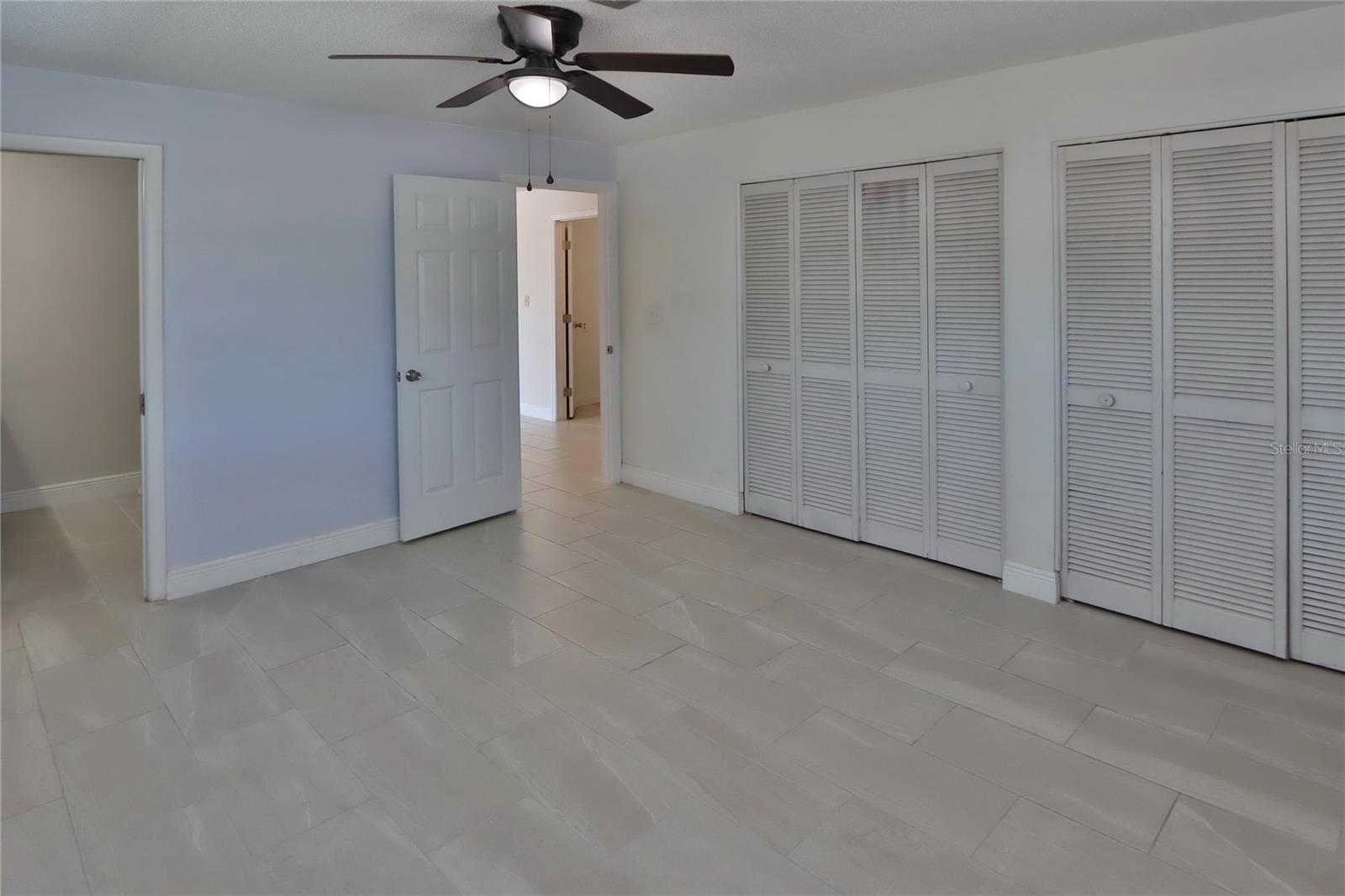 Suite bedroom