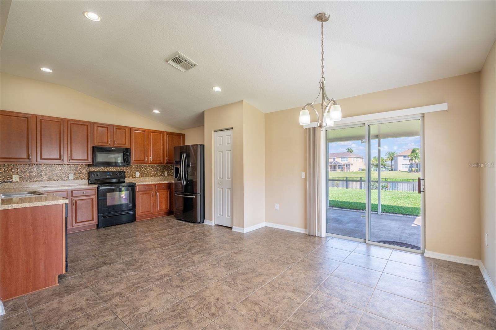 Spacious eat-in kitchen