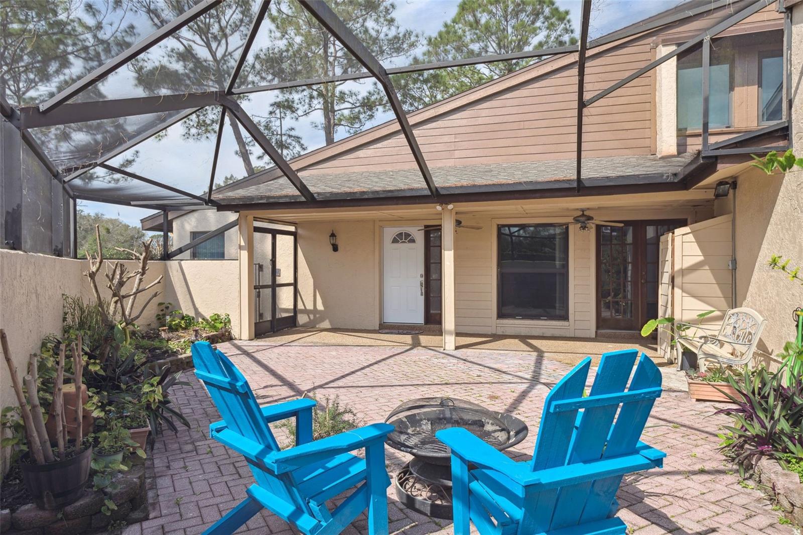 Screened in patio