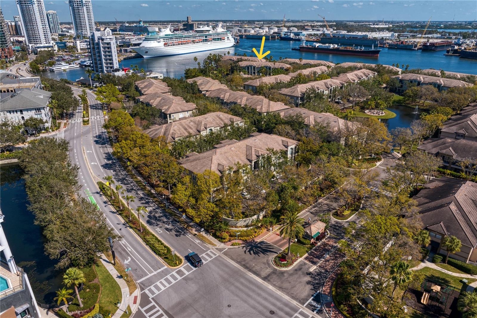 This residence and community are located right in the heart of where you want to be – with easy and convenient access by foot (or car) to Tampa’s Riverwalk, Water Street Tampa, Amalie Arena, Sparkman Wharf, and more.