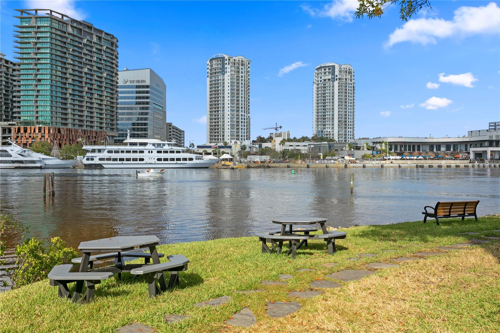 Lovely community access to the water for kayaks or paddle boards