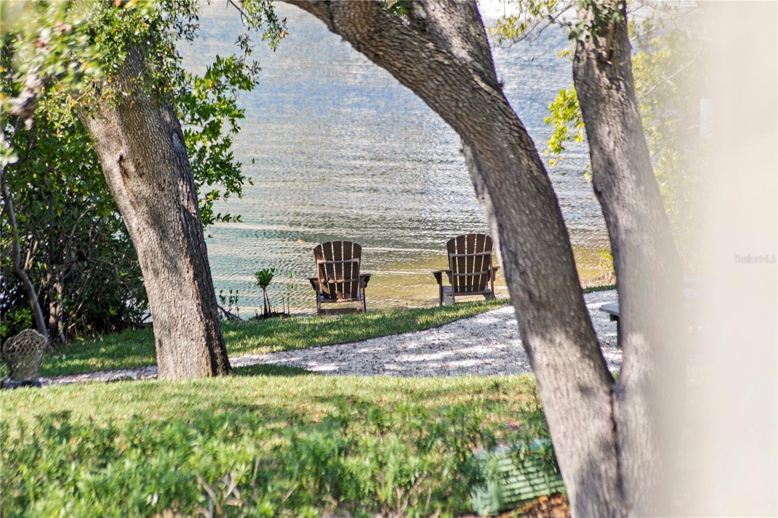 Enjoys peek-a-boo views toward the City skyline.