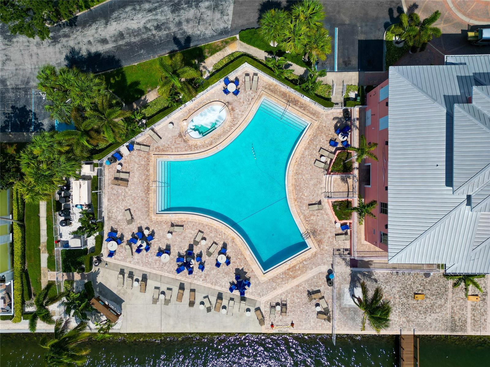 Yacht Club Pool & Spa