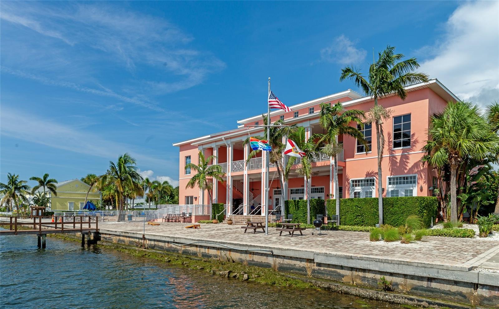 Waterside Yacht Club