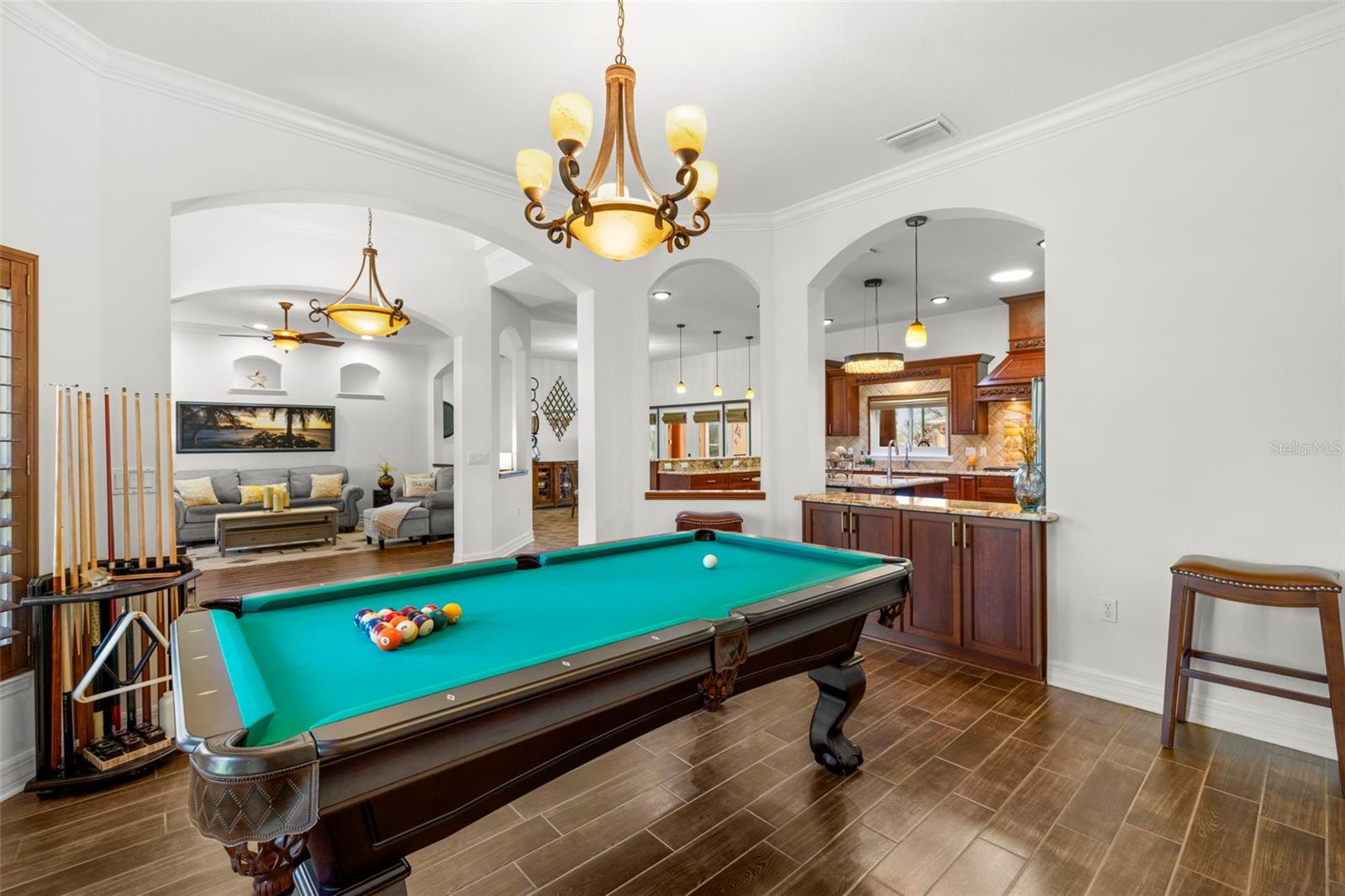 FORMAL DINING ROOM OR BILLIARD ROOM