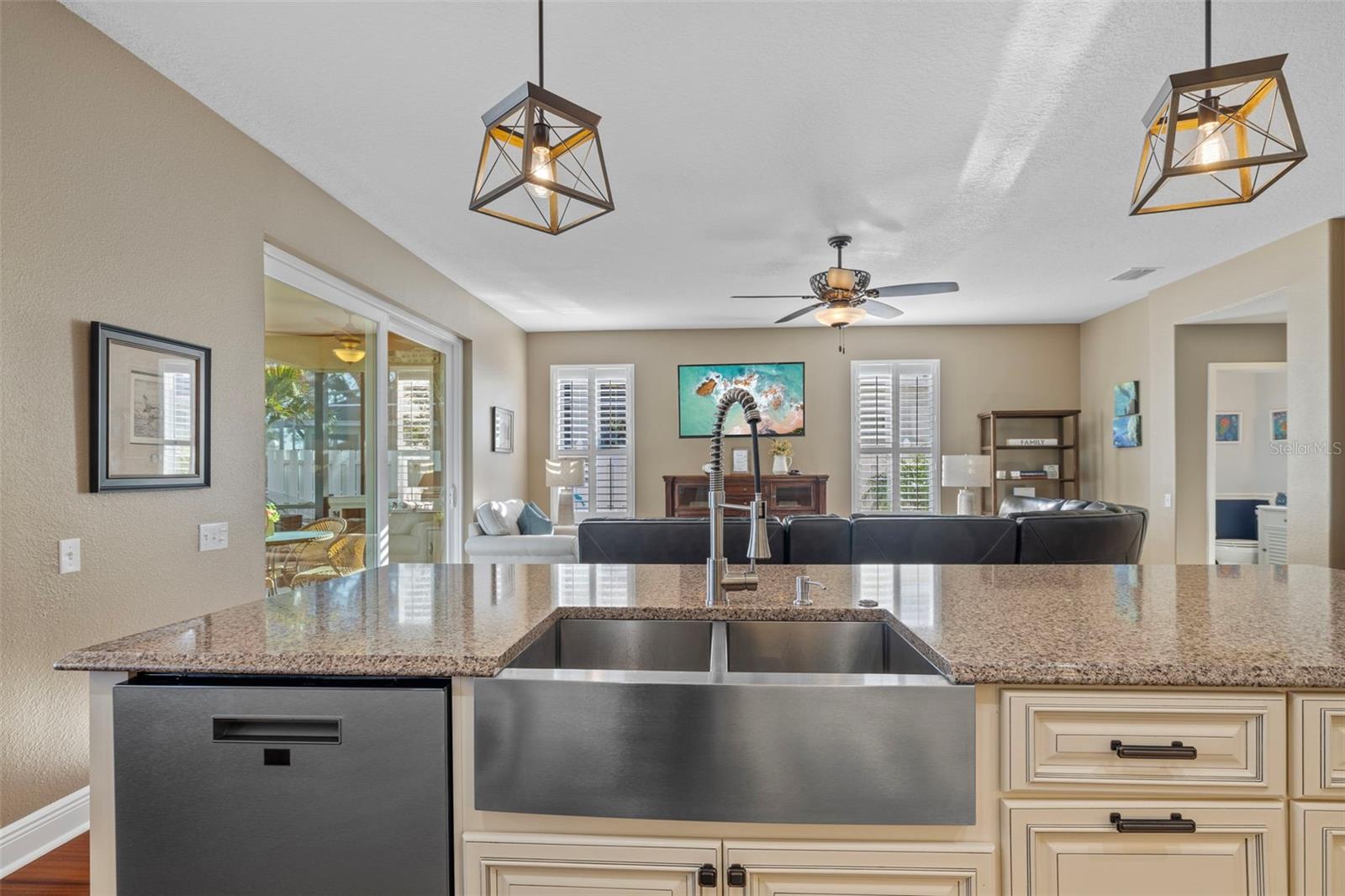 Kitchen looking to family room