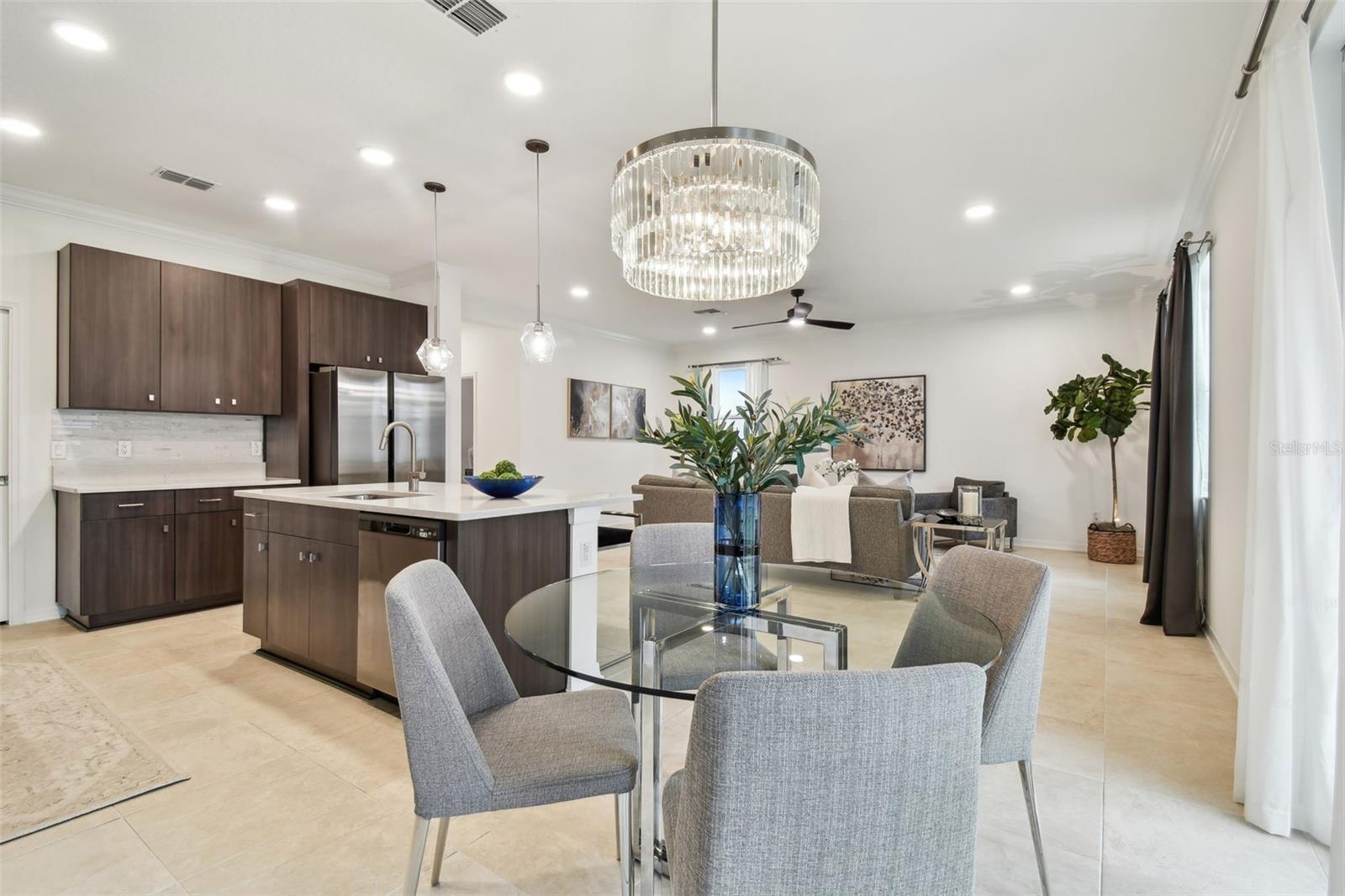 Upgraded Kitchen/Breakfast Nook