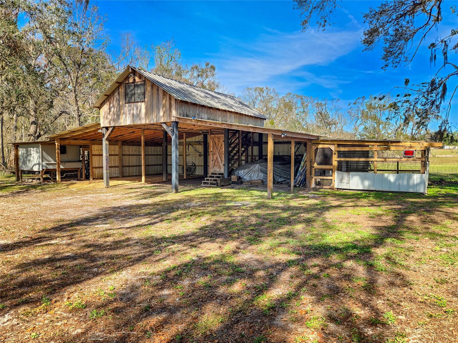 Extended Barn with Dog Kennel attached