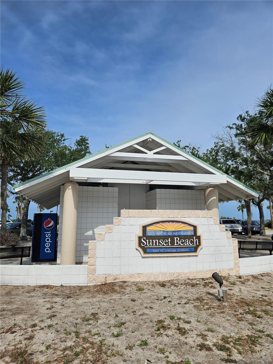 Enjoy Sunset Beach which is within walking distance. You can access the trail to Sunset Beach with your clubhouse key.