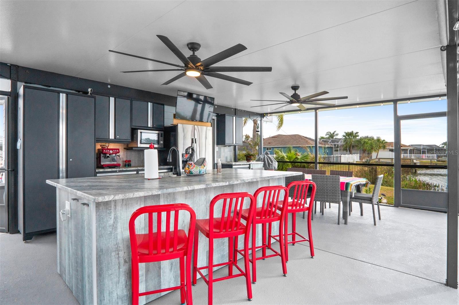 Fabulous Outdoor Bar Area