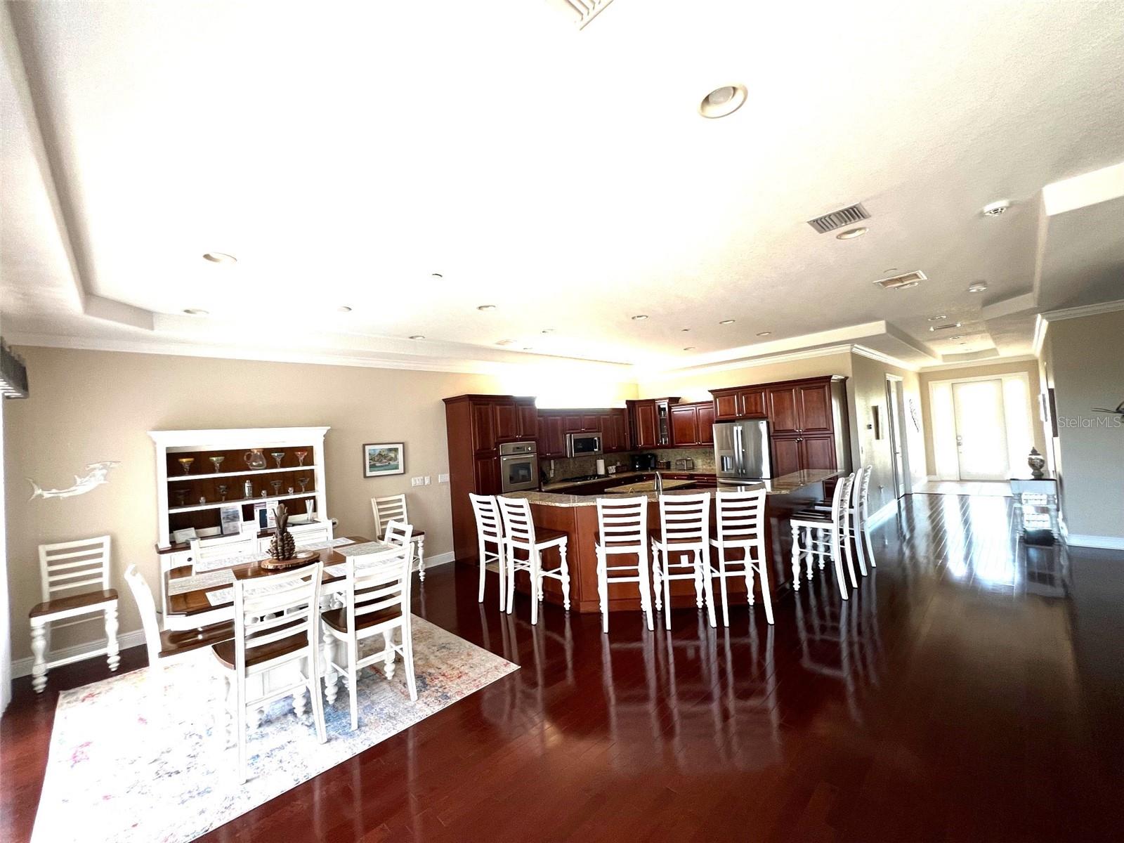 Kitchen dining room