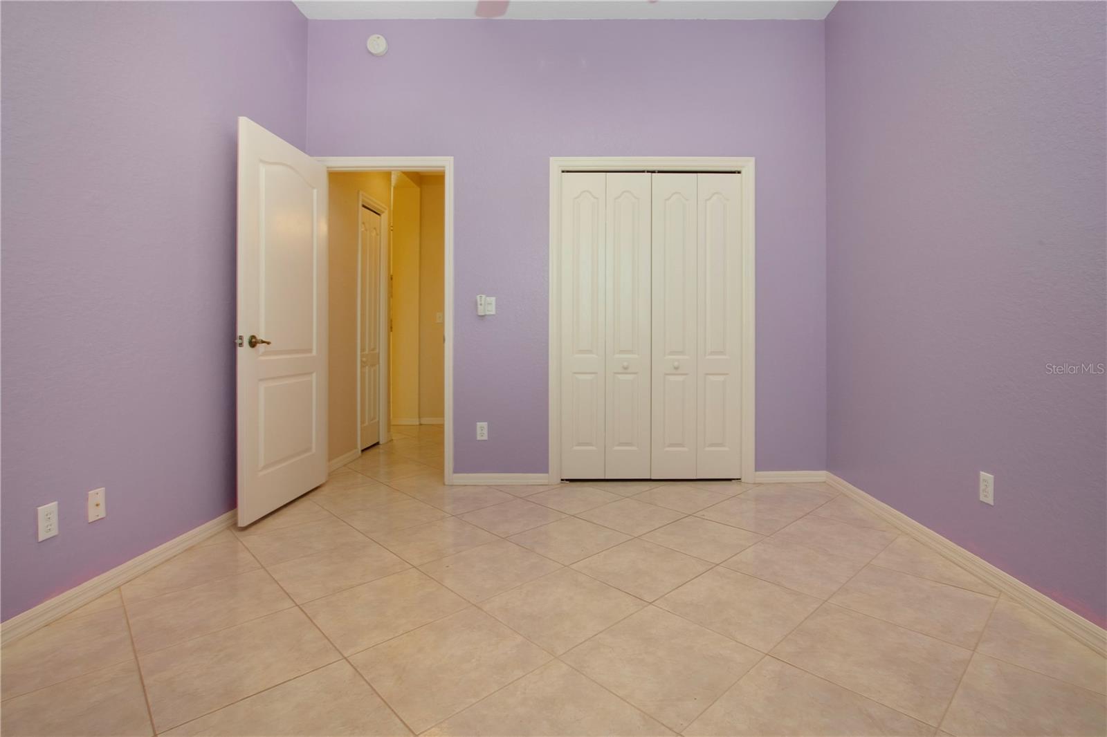 2nd bedroom with closet view