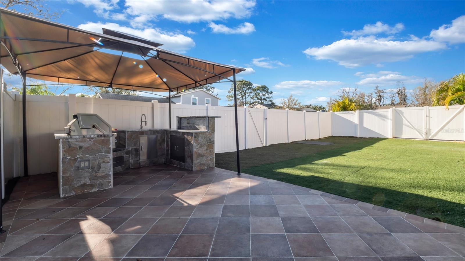 Gazebo/outdoor kitchen